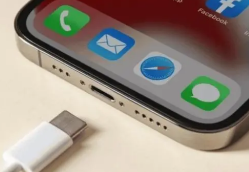 横林镇苹果15维修分享iPhone15改USB-C接口后能和安卓用户互借充电器吗